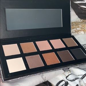 Nude eyeshadow pallet